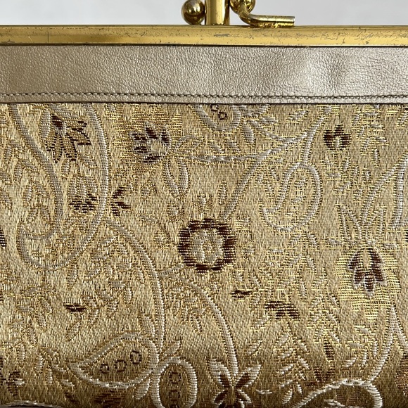 Vintage Noymer Gold,cream coach hide wallet w/Floral design 3.5”High x 7.5”Wide - Picture 10 of 12